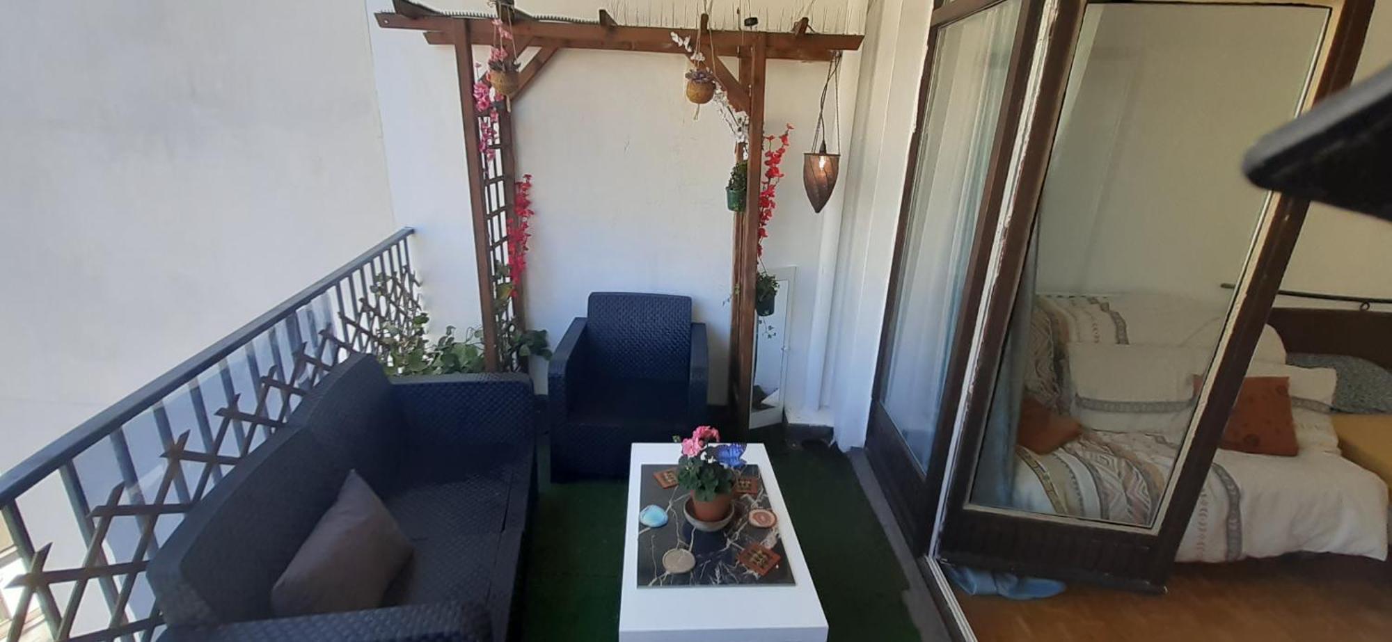 Pour 4 Chez Rihani Pres De La Tour Eiffel * Paris