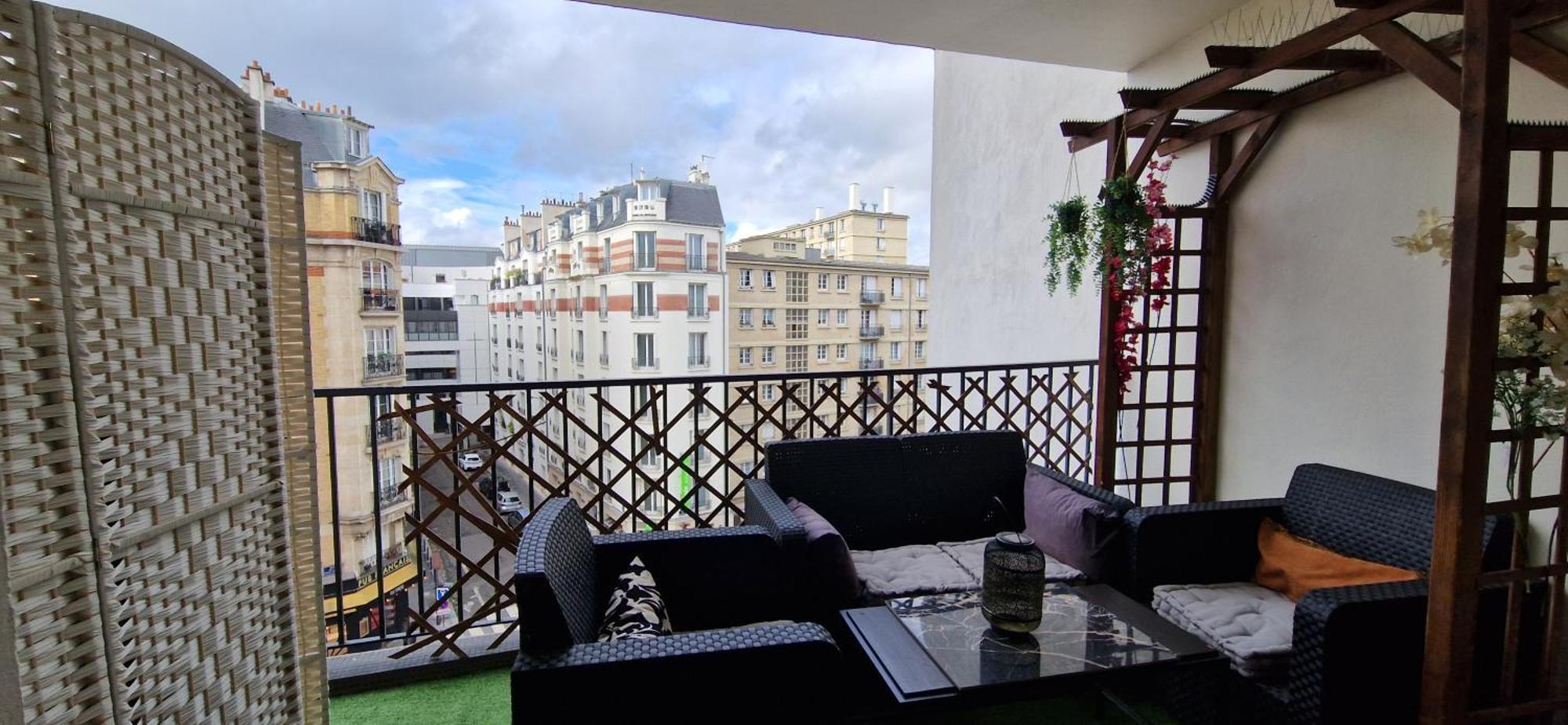 Pour 4 Chez Rihani Pres De La Tour Eiffel Paris